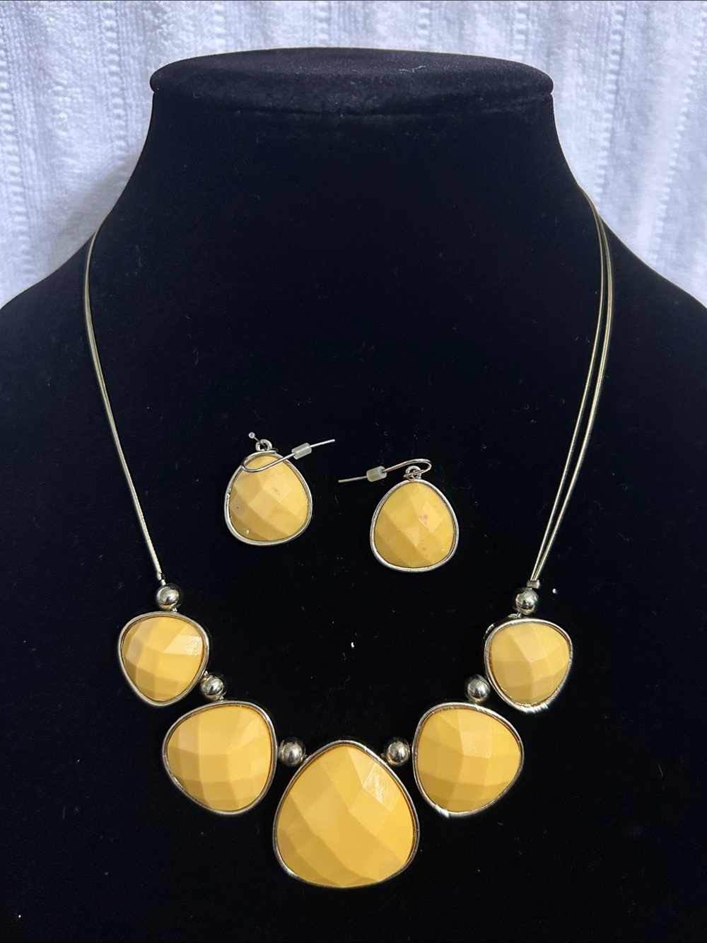 Gold-Tone Yellow Faceted Five-Stone Necklace with Earrings.